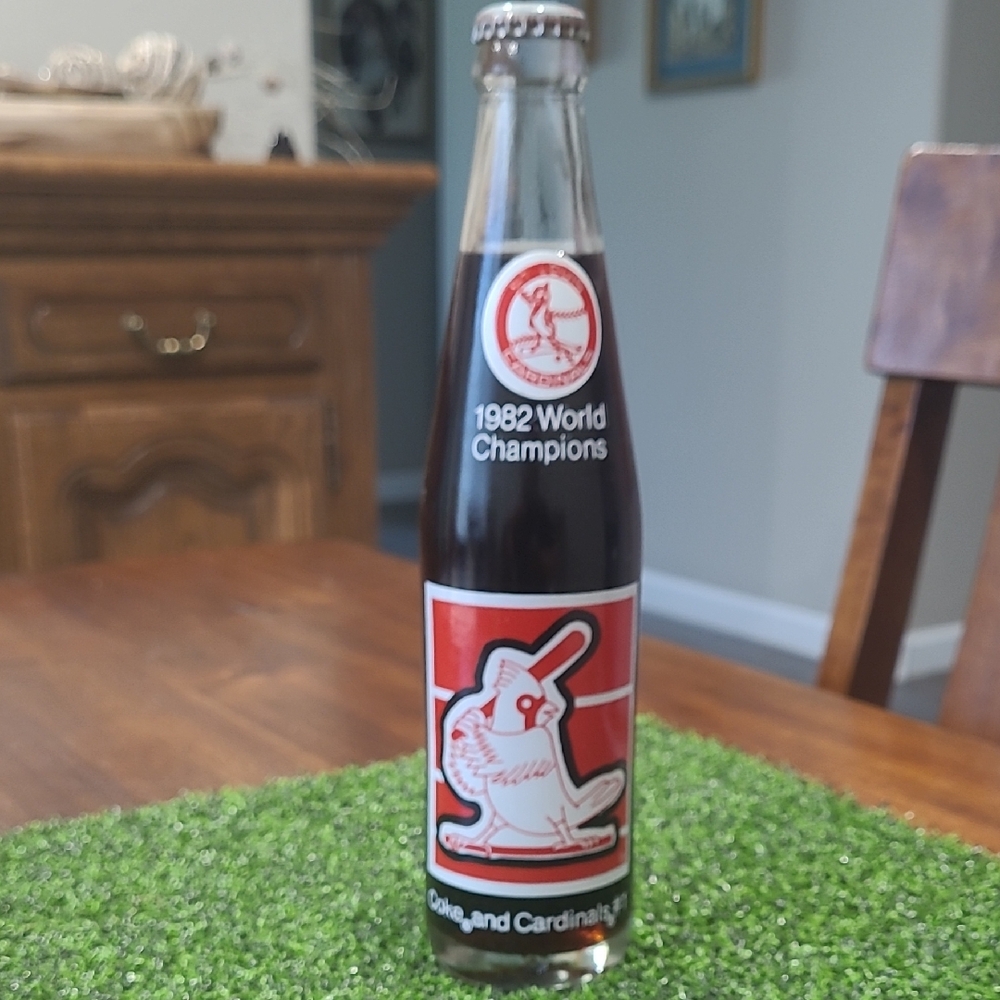 1982 World Champions St. Louis Cardinals Commemorative Bottle
